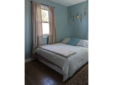 Bright and airy 3 bedroom home in desirable Ellsworth. Close to - photo 5
