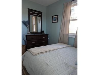 Bright and airy 3 bedroom home in desirable Ellsworth. Close to - photo 7