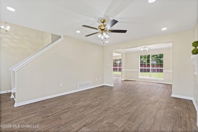 LOCATED ON A SPACIOUS CORNER LOT IN THE PRESTIGIOUS SOUTHRIDGE - photo 8