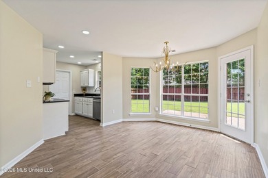 LOCATED ON A SPACIOUS CORNER LOT IN THE PRESTIGIOUS SOUTHRIDGE - photo 10