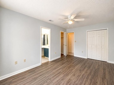 Welcome to your dream home in the heart of Destin, where comfort - photo 16