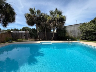 Welcome to your dream home in the heart of Destin, where comfort - photo 28