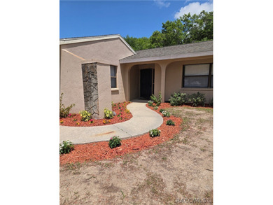Seller Motivated!!! This adorable home within walking distance - photo 2