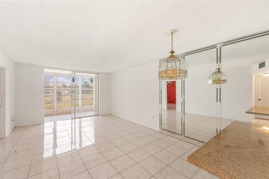 Spacious and bright second-floor, two-bedroom, two-bath condo in - photo 2