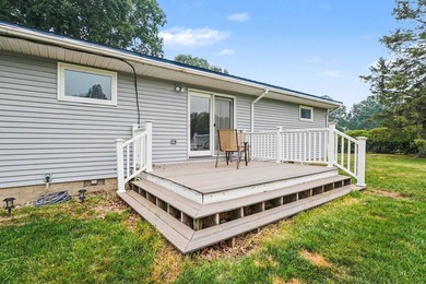 Excellent find! This spacious 4 BR, 3 BA ranch on 1.4 acres in - photo 33