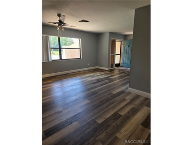 Seller Motivated!!! This adorable home within walking distance - photo 3