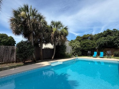 Welcome to your dream home in the heart of Destin, where comfort - photo 34