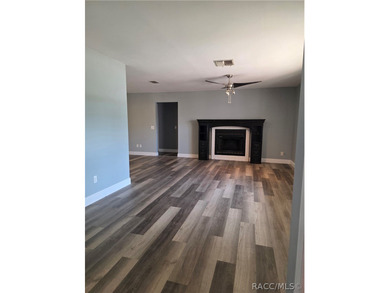 Seller Motivated!!! This adorable home within walking distance - photo 5