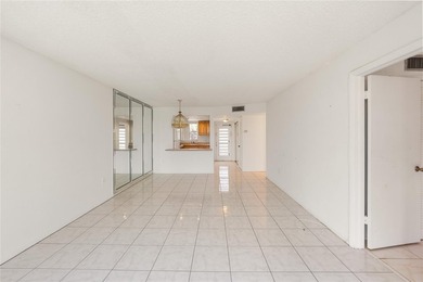 Spacious and bright second-floor, two-bedroom, two-bath condo in - photo 8