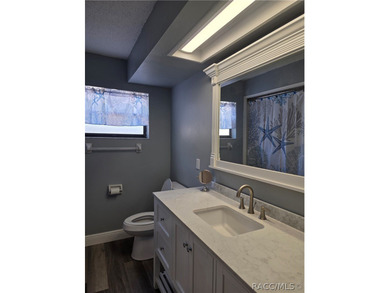 Seller Motivated!!! This adorable home within walking distance - photo 9