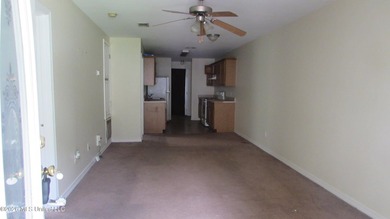 3/2 single story townhome in North Biloxi. No flood, also - photo 2