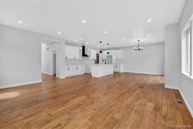 NOW OFFERING LAND CONTRACT TERMS! Stunning new construction - photo 9