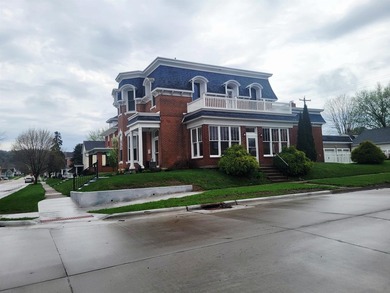 Welcome to 108 N 4th St Bellevue, a second empire style - photo 6