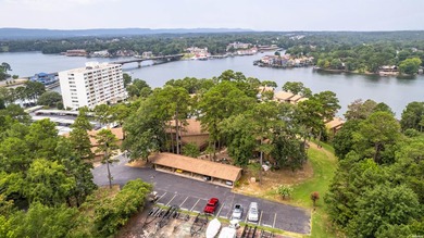 WALK IN LEVEL, two bedroom, two bath condo with all the - photo 2