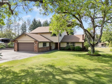 Lake Home For Sale in Roseburg, Oregon
