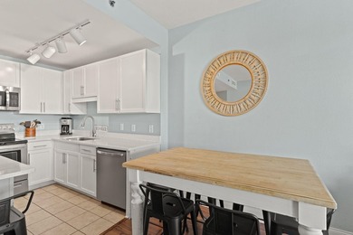 Welcome to this well-kept, updated Laketown Wharf residence - photo 13