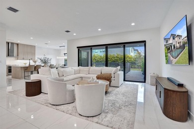 Honolulu model home where modern design meets everyday comfort - photo 8