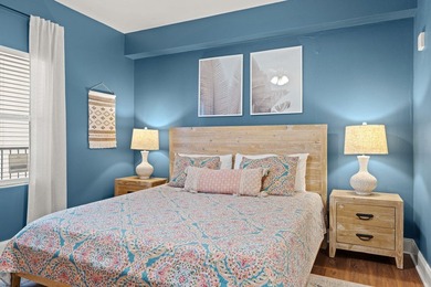 Welcome to this well-kept, updated Laketown Wharf residence - photo 24