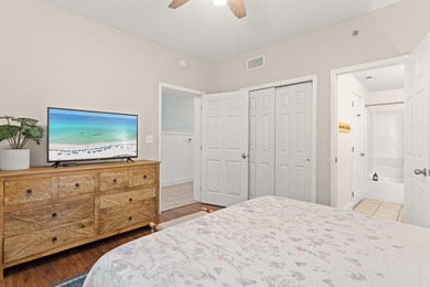 Welcome to this well-kept, updated Laketown Wharf residence - photo 28
