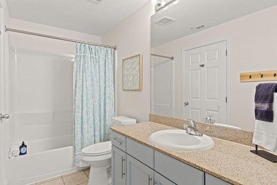 Welcome to this well-kept, updated Laketown Wharf residence - photo 29
