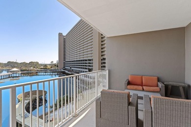 Welcome to this well-kept, updated Laketown Wharf residence - photo 37