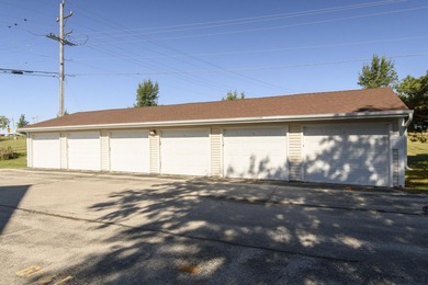 VA and FHA Approved!!! Rentals Allowed! Charming upper 2 bedroom - photo 3