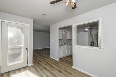 VA and FHA Approved!!! Rentals Allowed! Charming upper 2 bedroom - photo 5