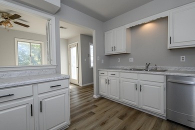 VA and FHA Approved!!! Rentals Allowed! Charming upper 2 bedroom - photo 10
