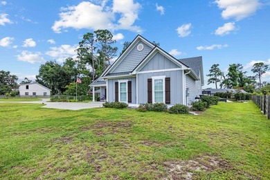 Welcome to waterfront living at its finest! Perfectly positioned - photo 3
