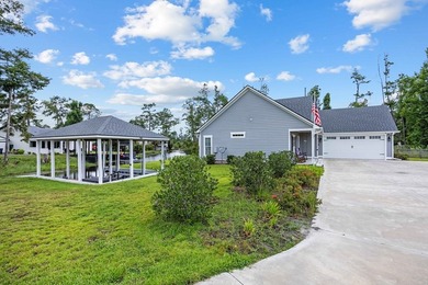 Welcome to waterfront living at its finest! Perfectly positioned - photo 4