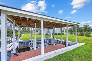 Welcome to waterfront living at its finest! Perfectly positioned - photo 6