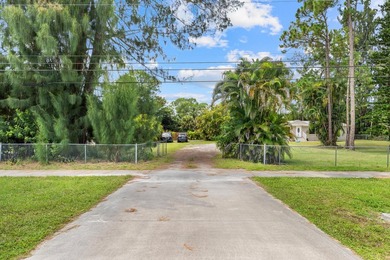This beautifully remodeled 3-bedroom, 2-bathroom home offers - photo 2