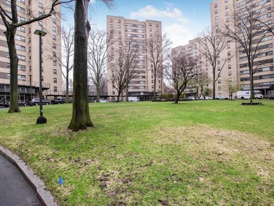 Welcome to 4 Fordham Hill Oval #8D. Offering spectacular views - photo 15