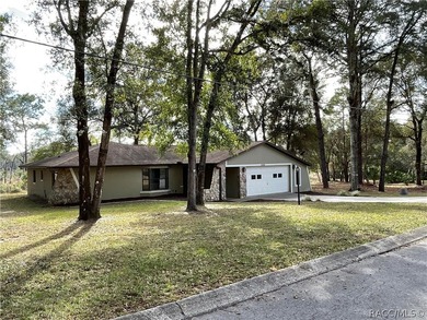 Lake Spivey Home Sale Pending in Inverness Florida