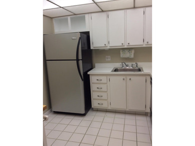 INVESTOR-FRIENDLY OPPORTUNITY! Bright and spacious 1-bedroom