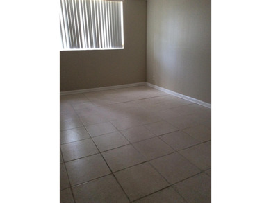 INVESTOR-FRIENDLY OPPORTUNITY! Bright and spacious 1-bedroom