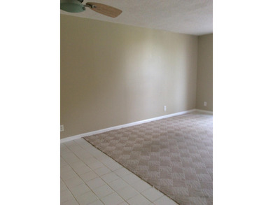 INVESTOR-FRIENDLY OPPORTUNITY! Bright and spacious 1-bedroom