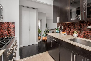 Over-sized one-bedroom condominium with a deeded parking space - photo 3