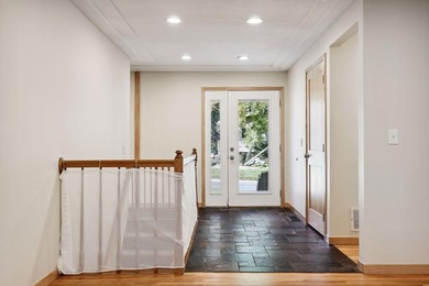 Beautiful 4 Bedroom, 3 Bathroom home located in the heart of - photo 5