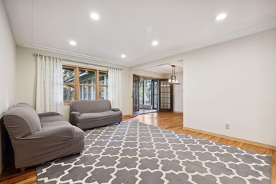 Beautiful 4 Bedroom, 3 Bathroom home located in the heart of - photo 9