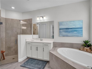 Experience luxury living in this exceptional BUNDLED GOLF - photo 12