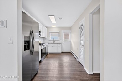 WELCOME to this NEWLY UPDATED 2-bedroom, 1-bath Sarasota Model - photo 12