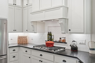 20 private acres. Custom modern farmhouse. Gated. NO HOA - photo 16