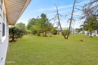 WELCOME to this NEWLY UPDATED 2-bedroom, 1-bath Sarasota Model - photo 29