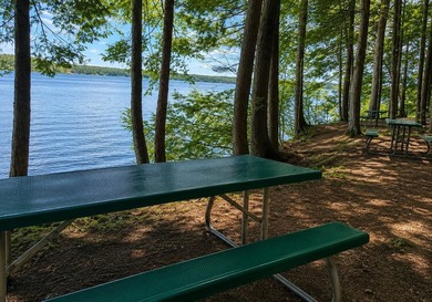 LOCATION, LOCATION, LOCATION!!! Tucked away in a peaceful - photo 2
