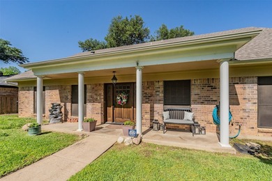 No HOA! Welcome to 1810 Lakeside Dr in Arlington-a charming and - photo 1