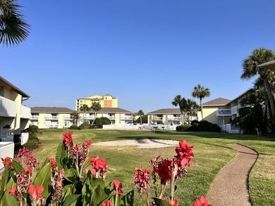 Fantastic location just steps from the beach, hot tubs and - photo 40
