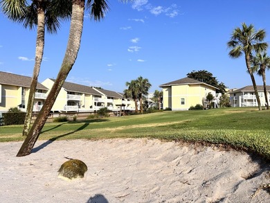 Fantastic location just steps from the beach, hot tubs and - photo 43