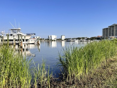Fantastic location just steps from the beach, hot tubs and - photo 50