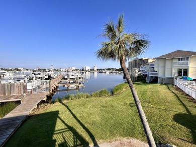 Fantastic location just steps from the beach, hot tubs and - photo 53